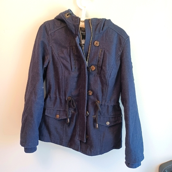 Areopostale - Picture 1 of 9